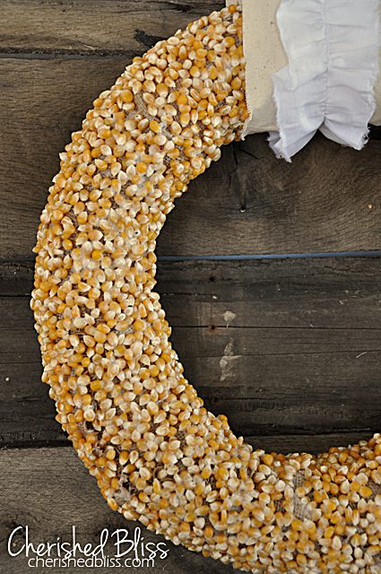 Popcorn Kernel Wreath - DIY Fall Wreaths