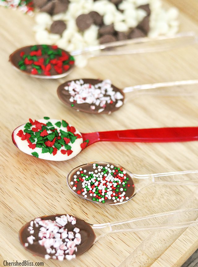 Make your very own Christmas Chocolate Spoons ... these make GREAT gifts! 