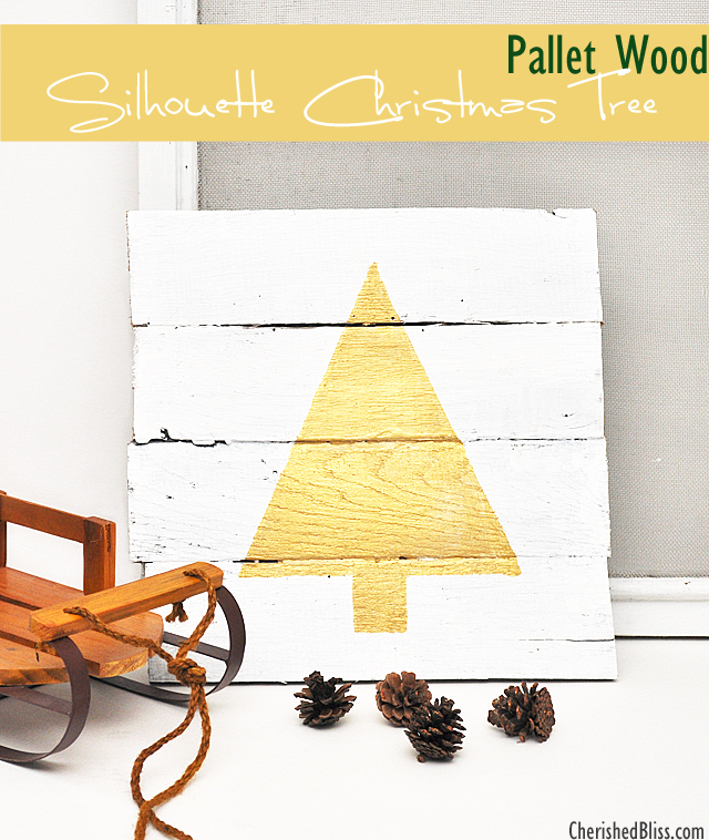 Love this gold and white Pallet Wood Christmas Tree tutorial 
