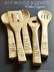 Add a little something extra to your kitchen with these DIY Wood Burned Spoons