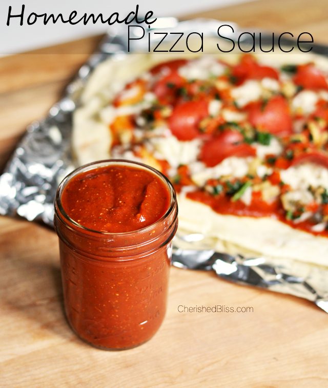 This homemade pizza sauce is a delicious addition to your family pizza night!
