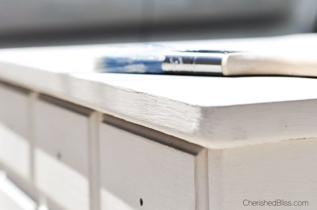 A Simple and Easy DIY Chalk Paint Side Table Makeover