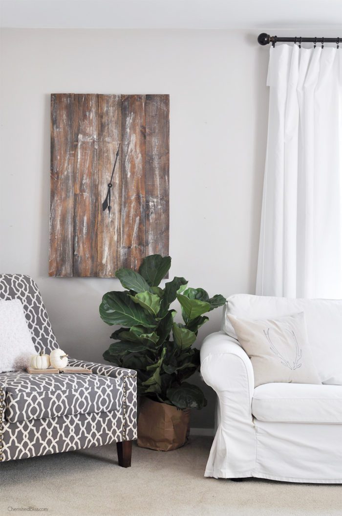 Such a beautiful Fall Home Tour filled with neutral decor and simple decorating ideas. Get all the details at CherishedBliss.com