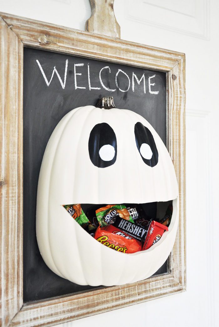 DIY Halloween Candy Door Hanger + Brownie Recipe