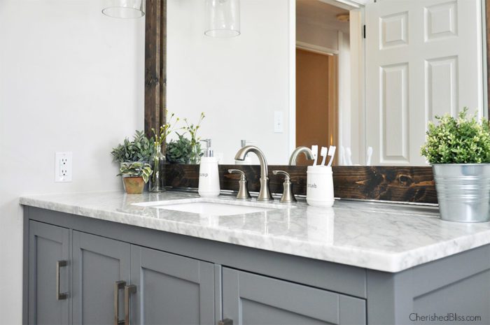 Ready for a bathroom remodel? These tips will assist in teaching you how to install a freestanding bathroom vanity. 