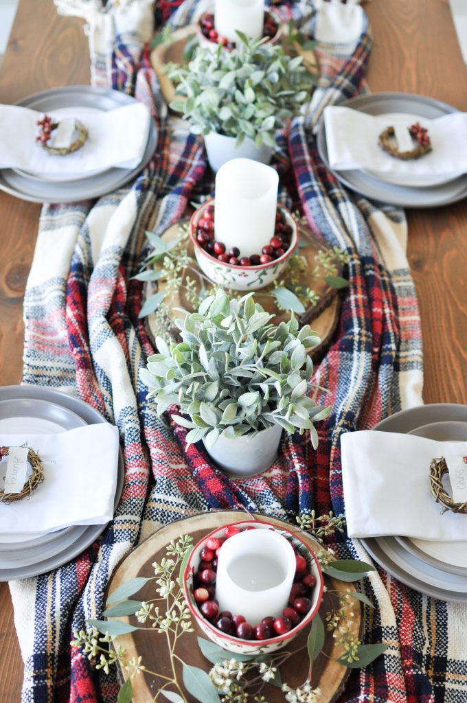 Don't stress and enjoy this Christmas season with this easy and stress-free Cozy Christmas Tablescape. Such a simplistic beautiful approach! 