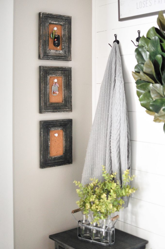 These Small Mudroom Organization ideas are both stylish and functional. Even the simplest changes can transform a space into something that works for you! 