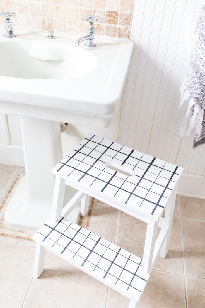 Follow this easy tutorial and learn how to paint a plaid stool. This simple process shows you how to recreated this look!