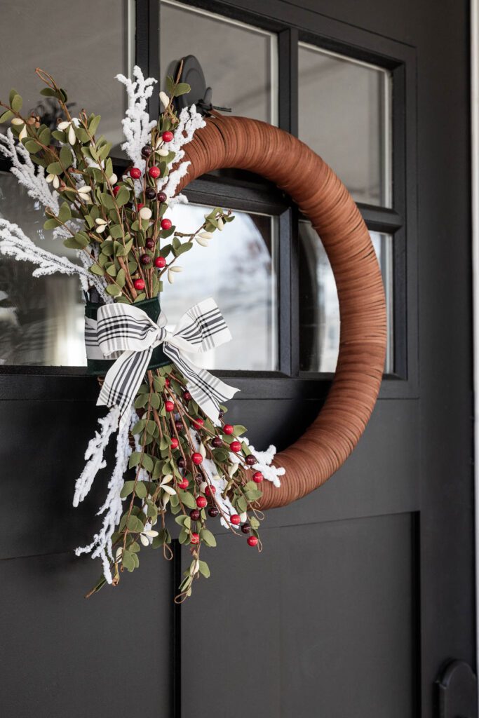 How to Make a Modern Christmas Wreath