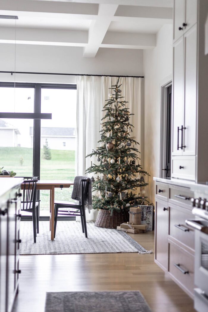 Minimalist Modern Christmas Tree Decor Ideas - featuring this Christmas Tree in the dining room. 