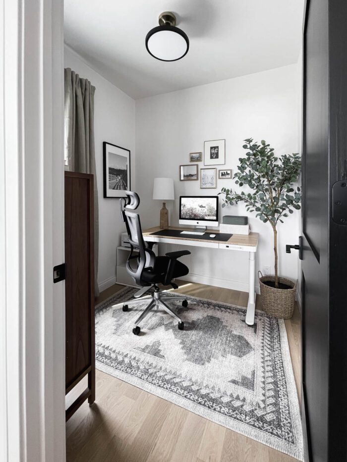 Modern Pocket Office - the perfect way to work from home when you don't need a ton of space! 
